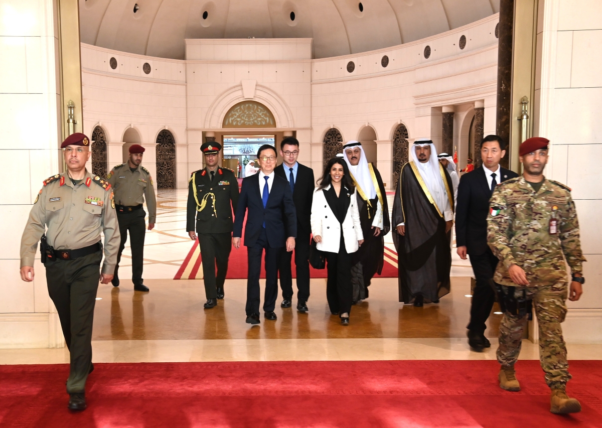 نائب رئيس الصين يصل البلاد في زيارة رسمية