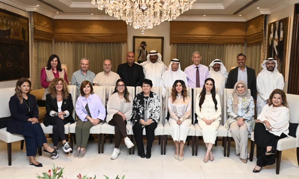 المشاركون في لقطة جماعية (تصوير سعود سالم) 