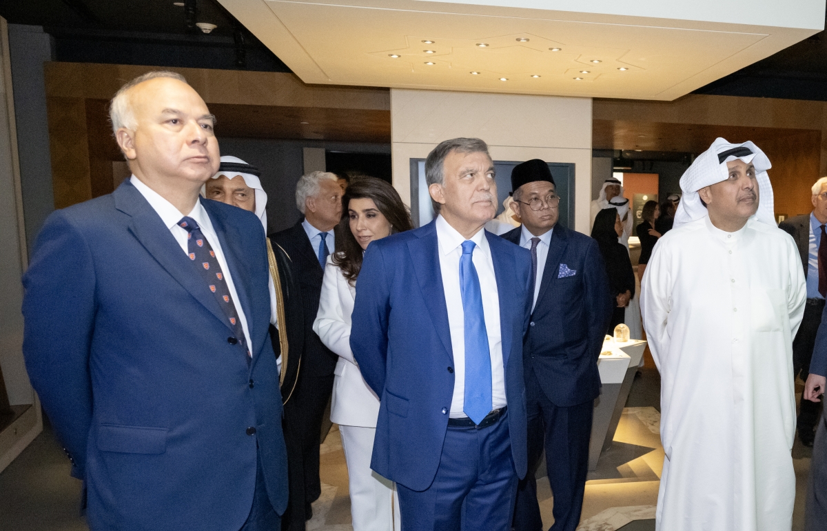 جولة الوفد في قصر السلام