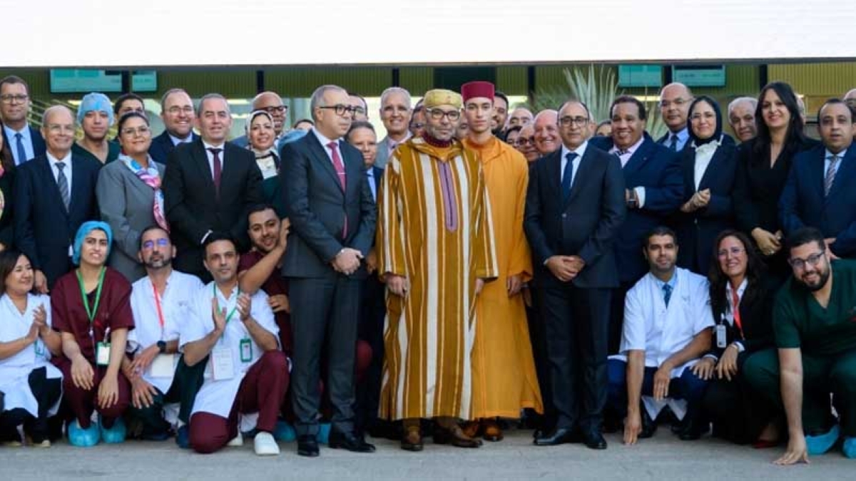 محمد السادس خلال تدشين المركب الاستشفائي الجامعي للرباط
