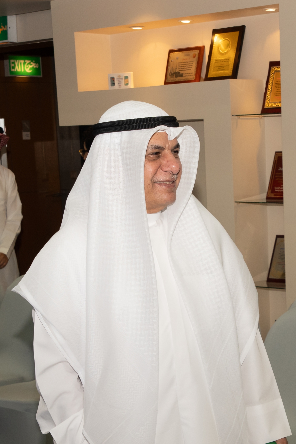  عادل الماجد حاضراً التوقيع