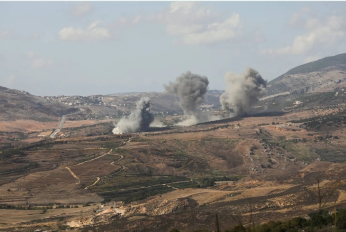 دخان غارات إسرائيلية على بلدات جنوبية في لبنان