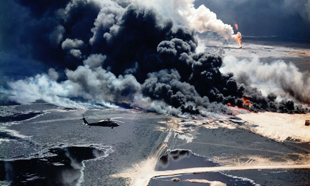 إطفاء آبار النفط المشتعلة كان معجزة كويتية