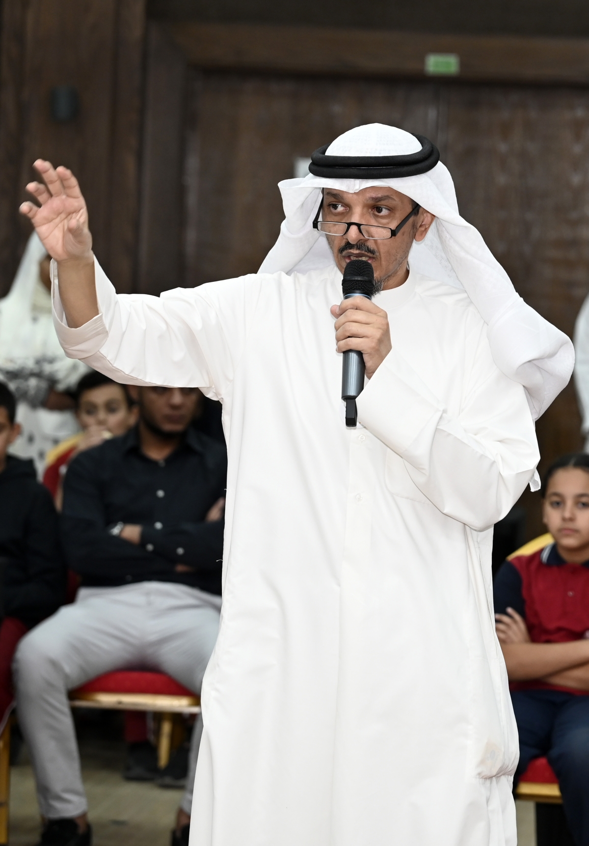 عبدالله الشريكة متحدثاً (تصوير سعود سالم)