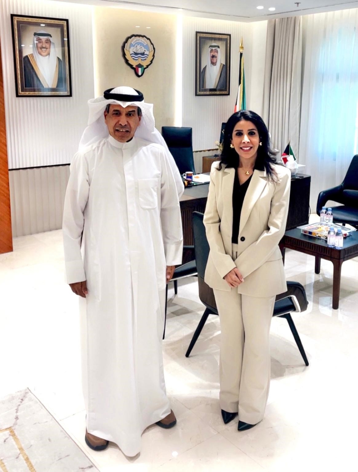 وزيرة الأشغال خلال استقبالها محمد الشمري