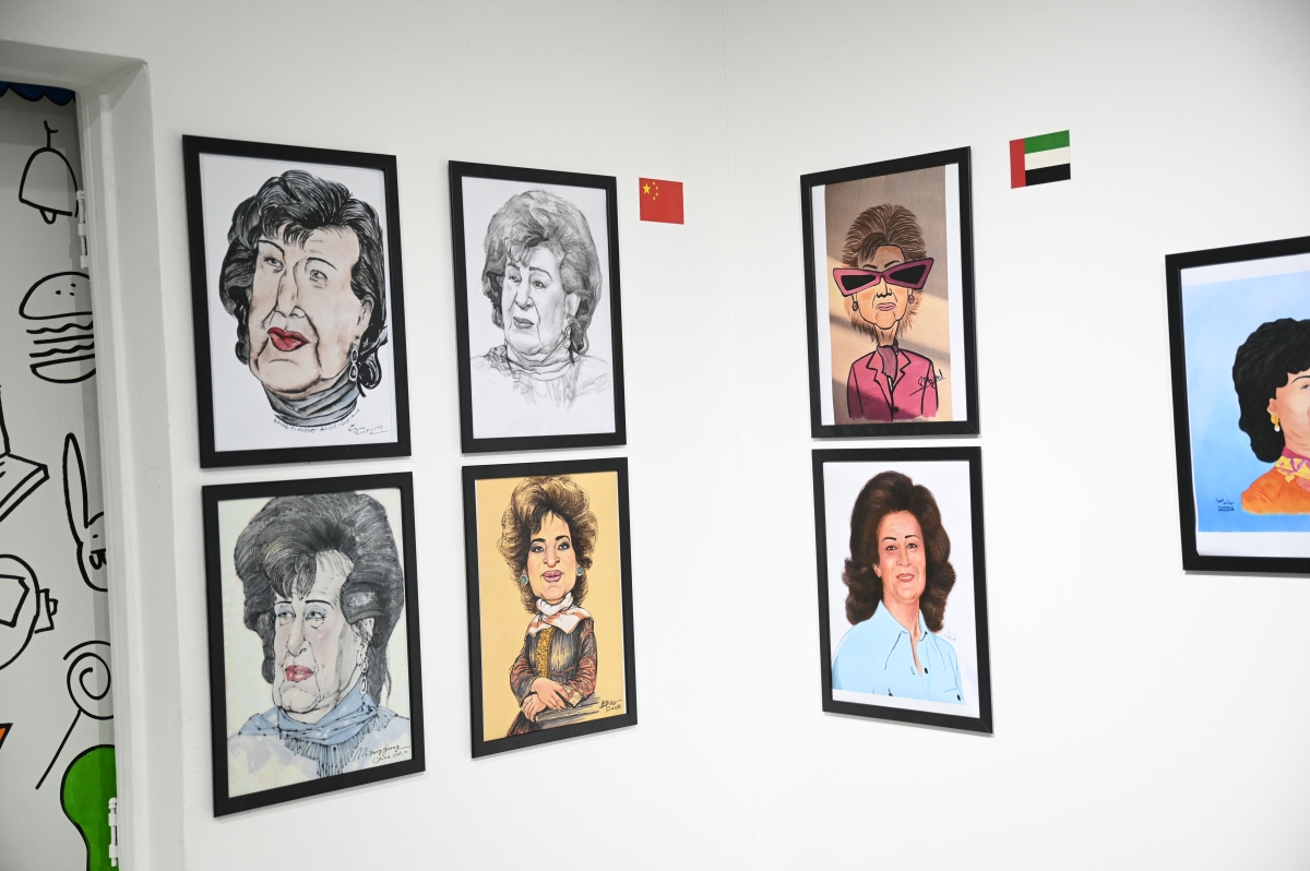 ماما أنيسة كما رسمها فنانون من الإمارات والصين