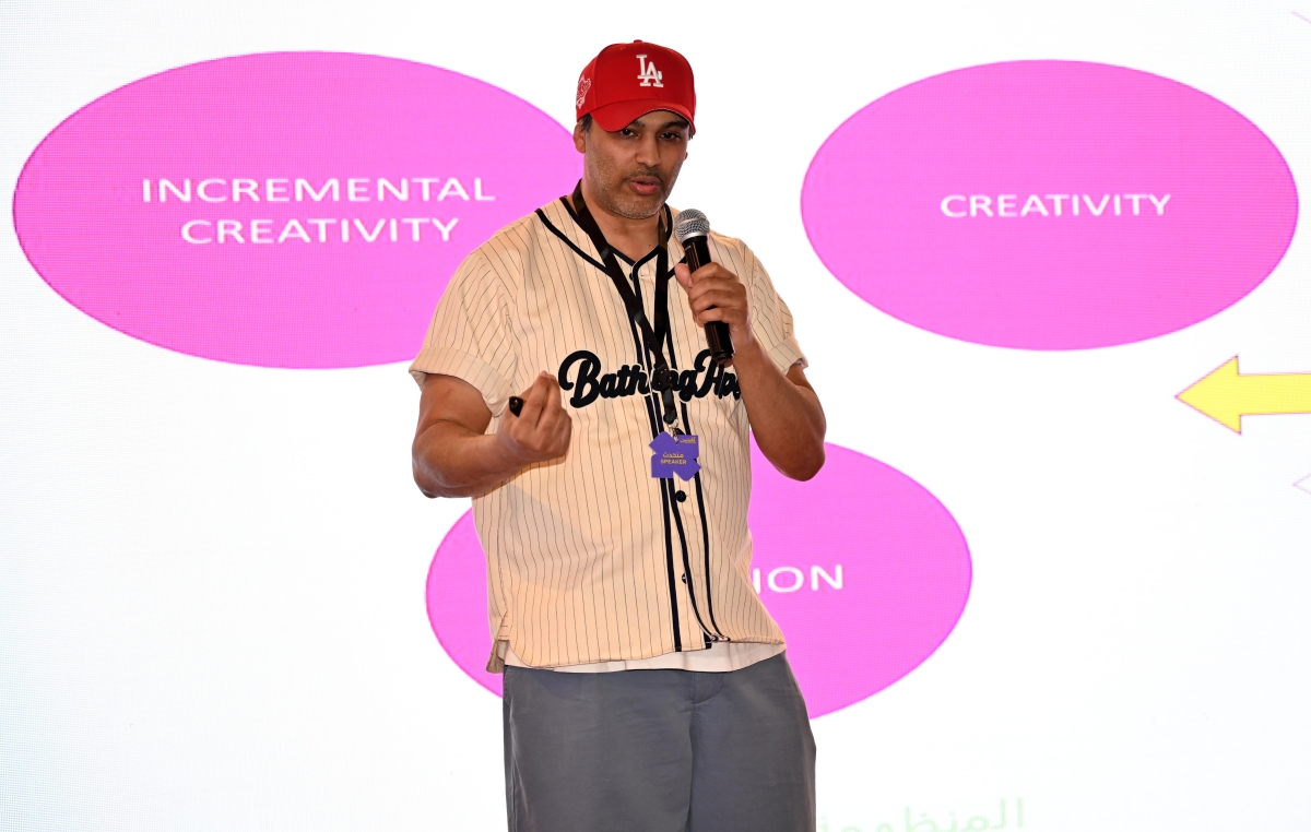 جابر القلاف مستعرضاً مشاريع المجلس الوطني 