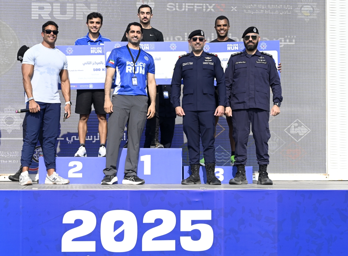 تتويج الفائزين        (تصوير سعود سالم) 