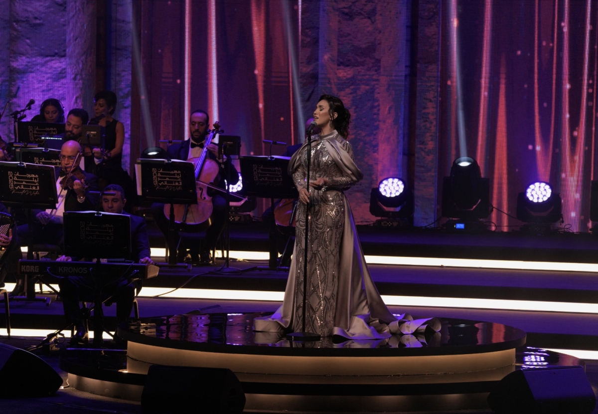 مي فاروق على المسرح