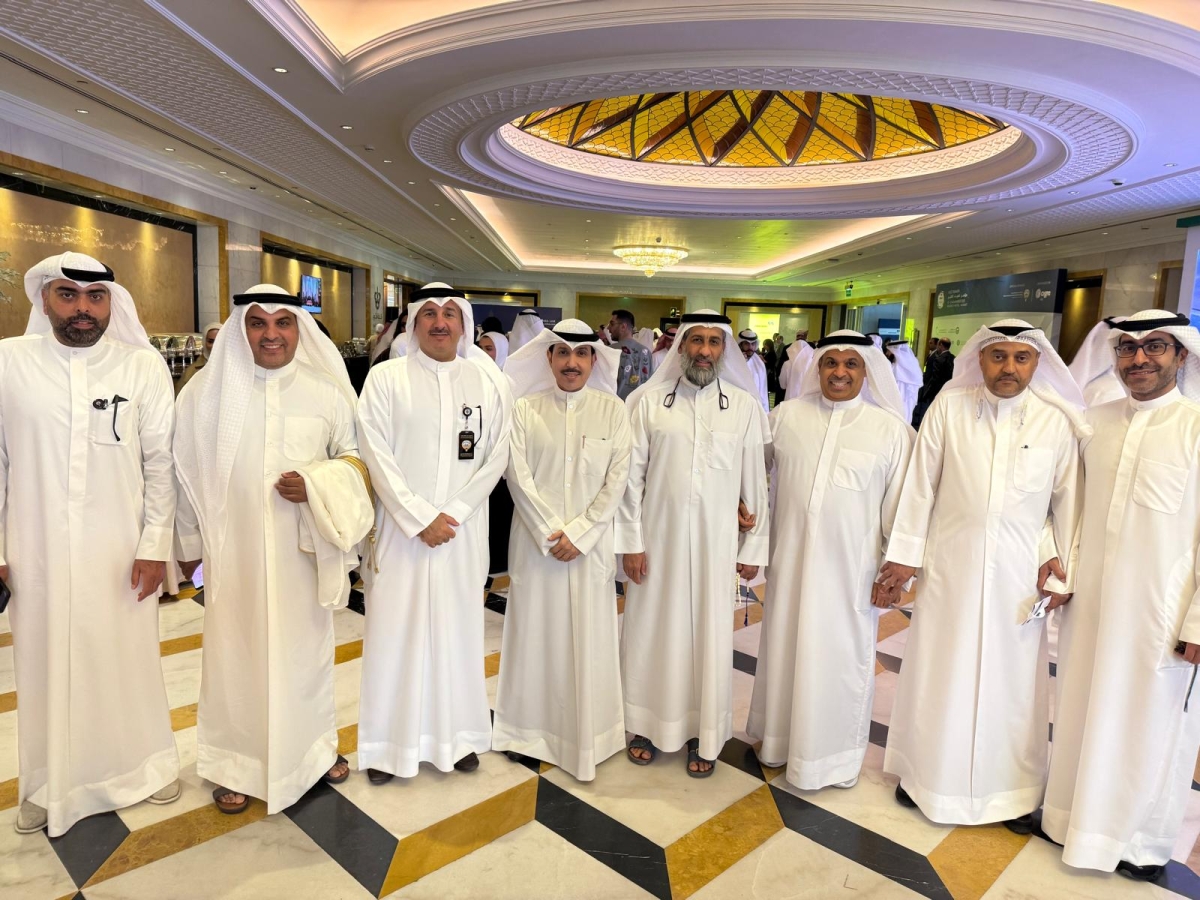 عدد من قياديي الكهرباء في لقطة جماعية