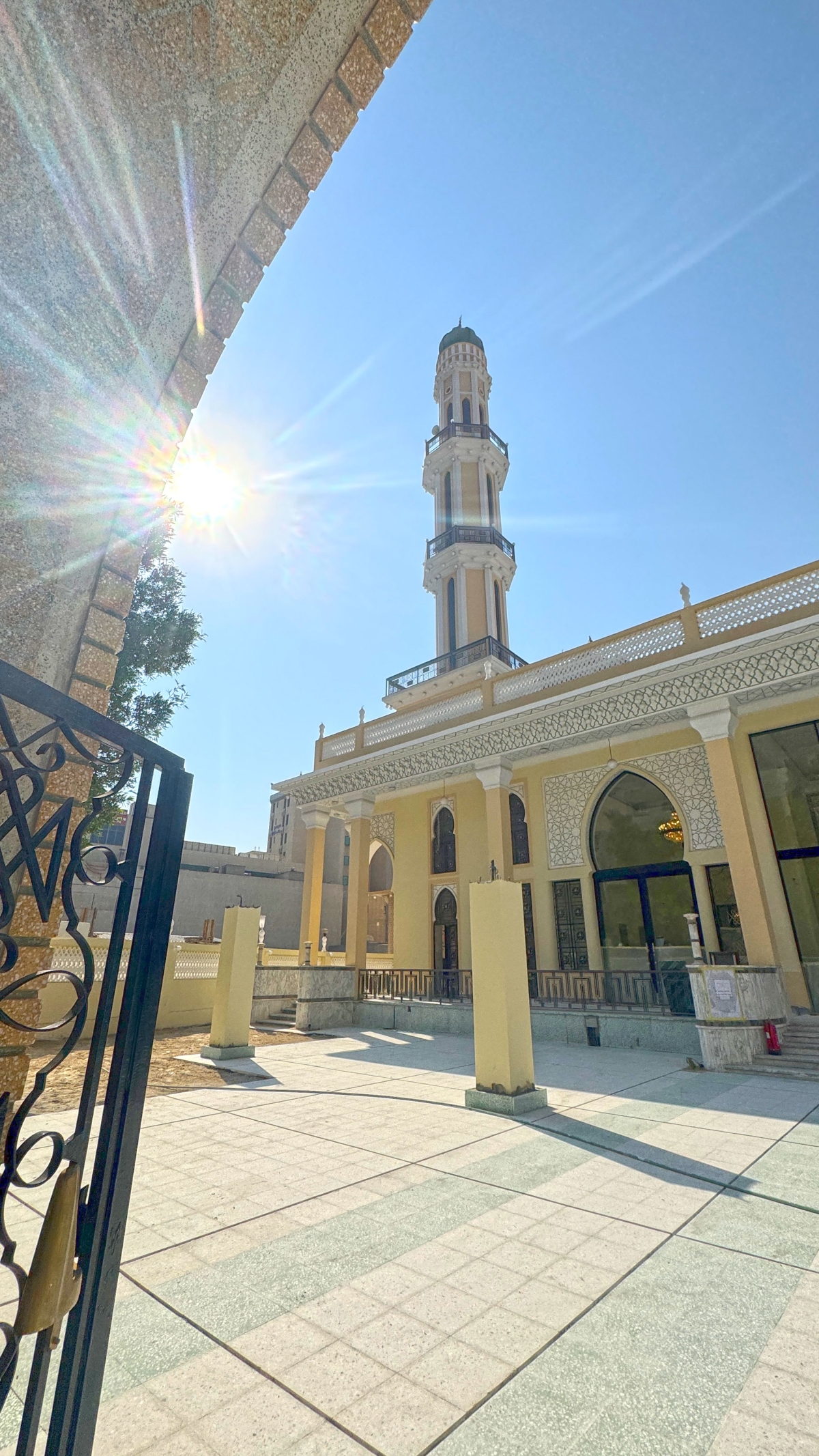 أحد جوانب المسجد 