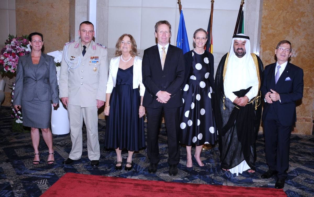 الشيخ خالد البدر مُقدّماً التهاني