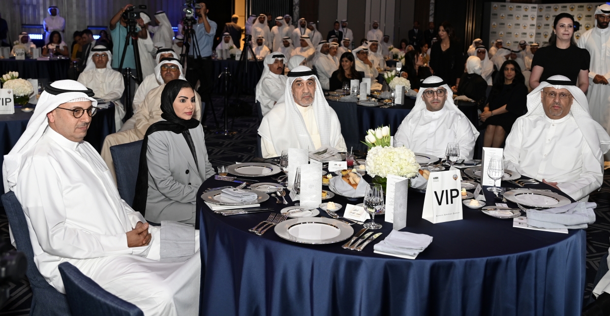 اليوسف متوسطاً الحويلة والمخيزيم والعمر والمشاري (تصوير سعود سالم)