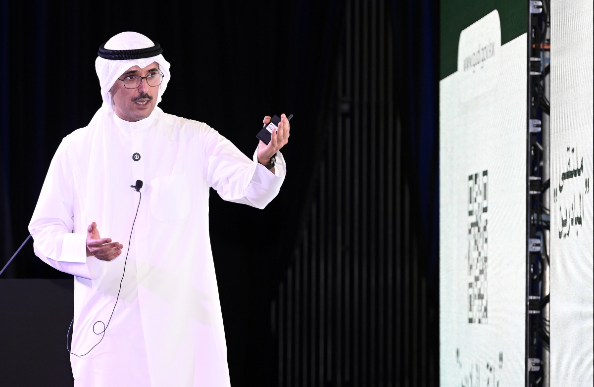 محافظ الاحمدي يتحدث في الملتقى 