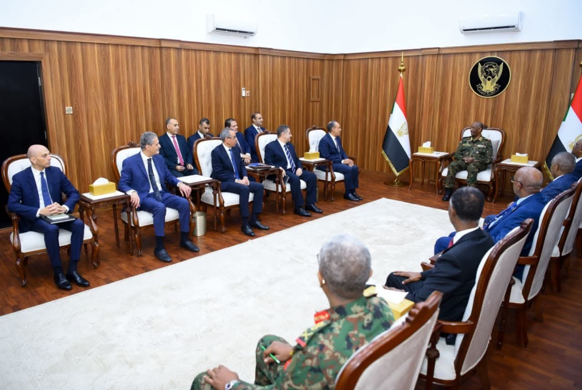 البرهان مستقبلاً عبدالعاطي في بورتسودان