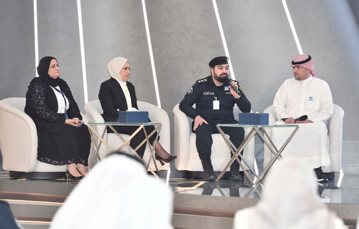  جانب من استعراض وزارة الداخلية وبنك الائتمان و«السكنية» عدداً من التجارب الناجحة