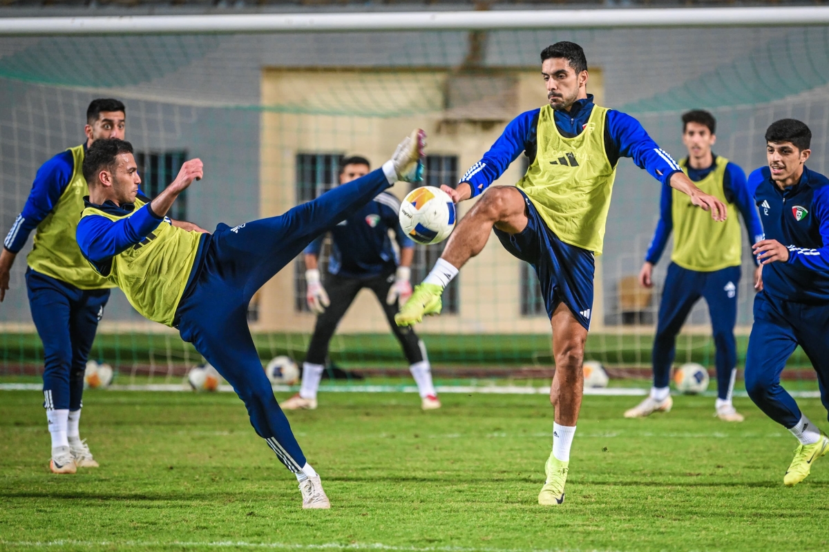 جانب من تدريبات «الأزرق»