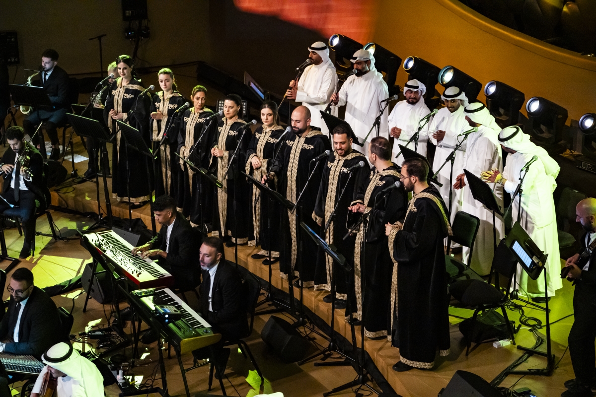 الكورال أبدع خلال الليلة