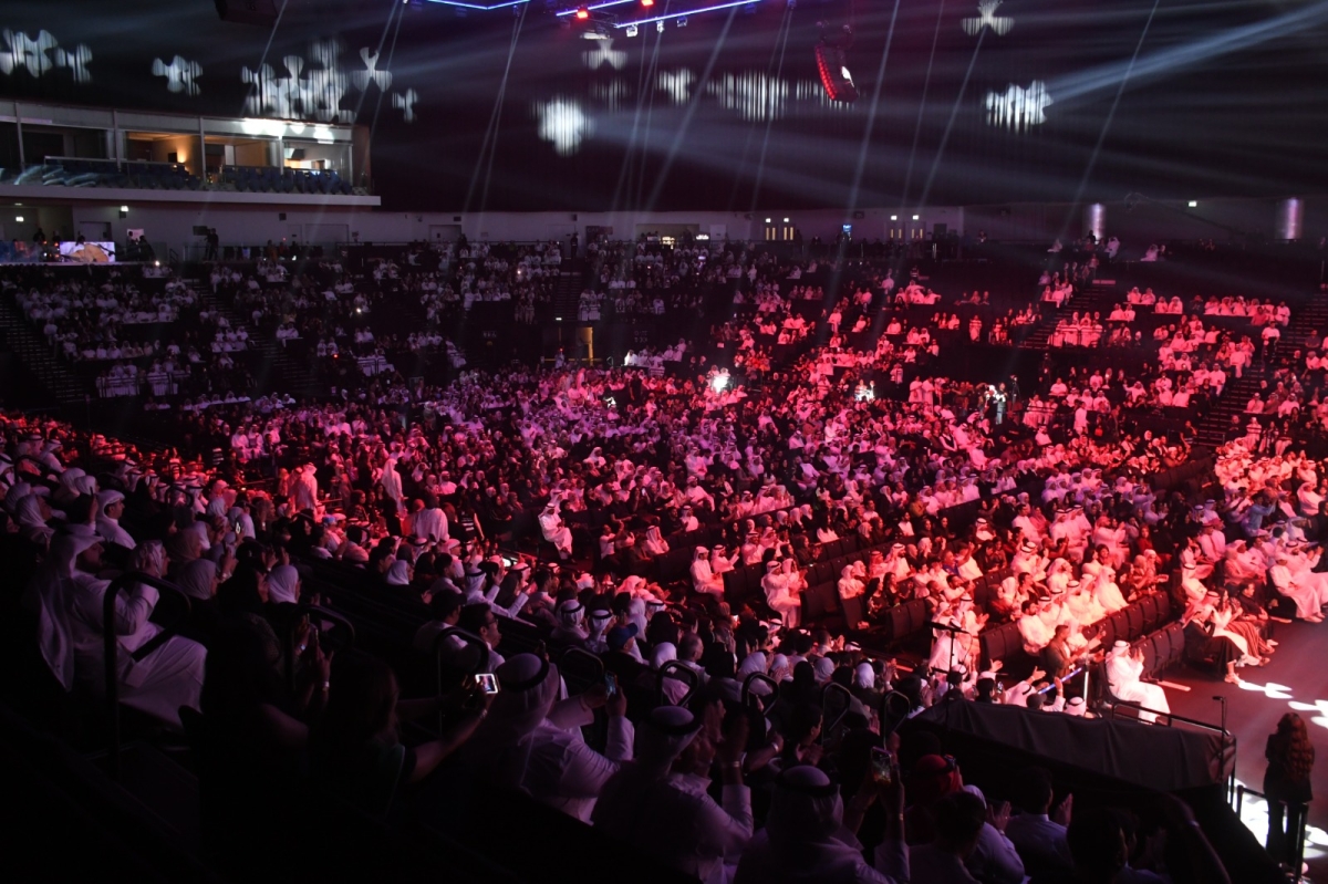 جمهور «الأرينا» أشعل المدرجات