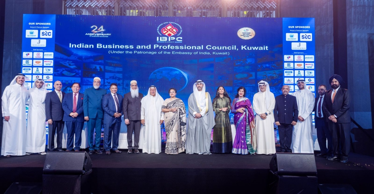 صورة جماعية للمكرمين (تصوير سعود سالم)