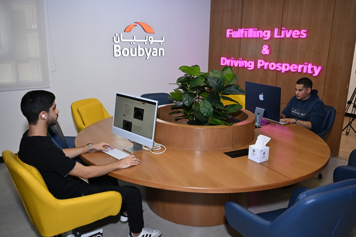 جانب من تواجد طلبة الجامعة داخل «مركز الابتكار»
