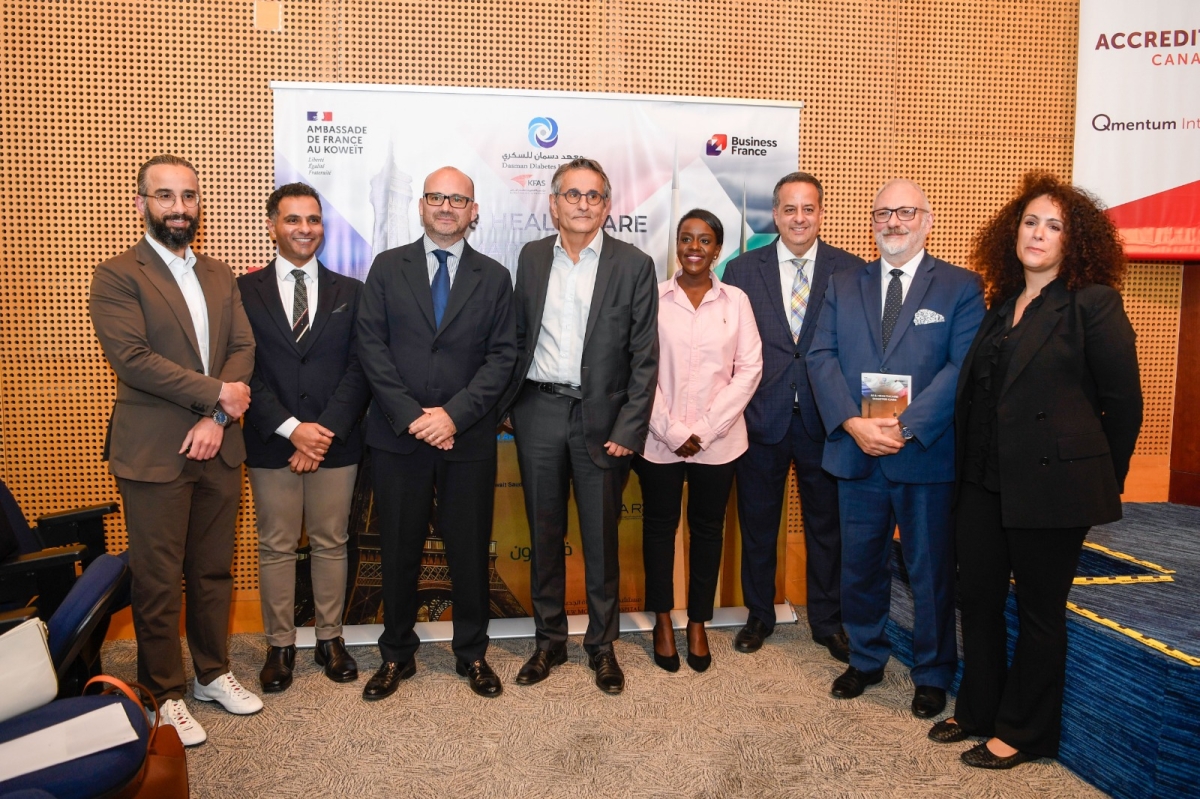 غوفان متوسطاً أطباء كويتيين وفرنسيين