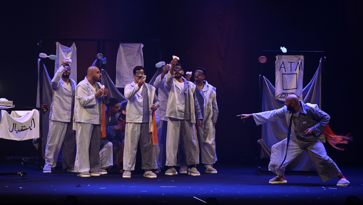 من العرض المسرحي (تصوير سعود سالم) 