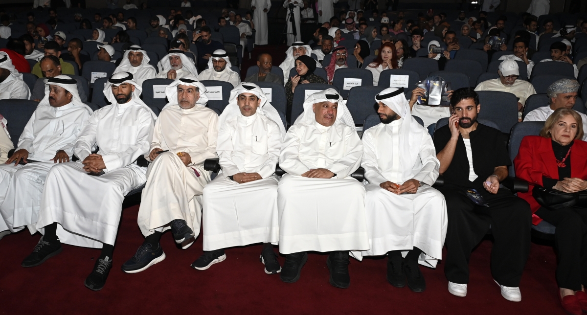 الأنصاري والمزعل والعثمان يتقدمون الحضور 