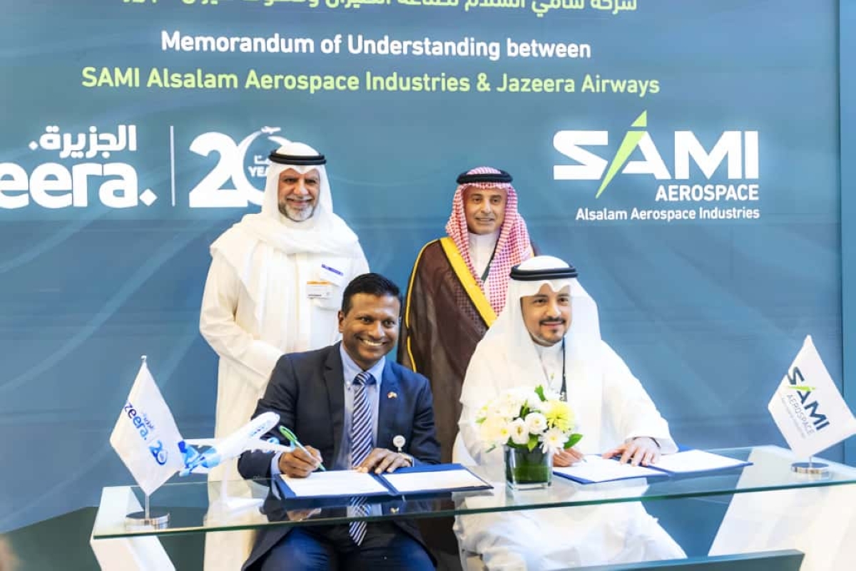 جانب من توقيع المذكرة بين «الجزيرة» و«سامي السلام» 