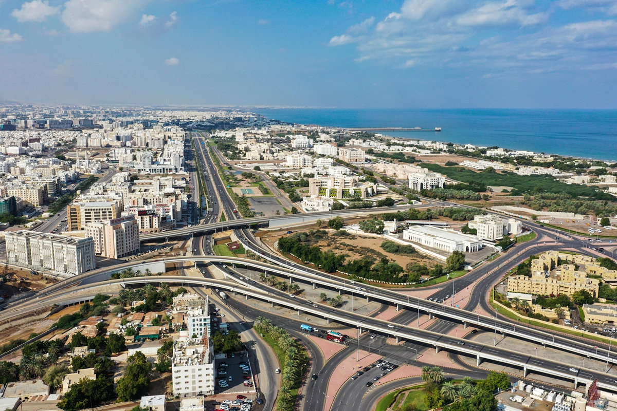 نهضة مُتسارعة في السلطنة