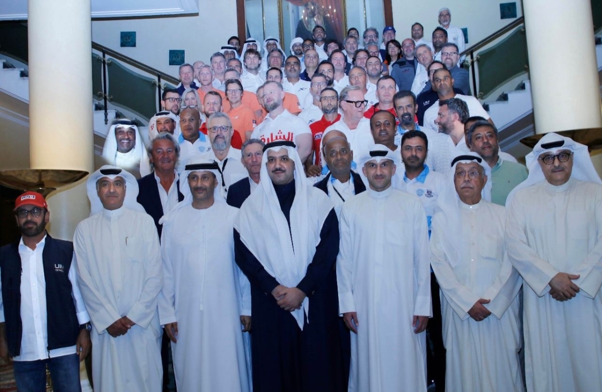 مبارك العبدالله متوسطاً الحضور