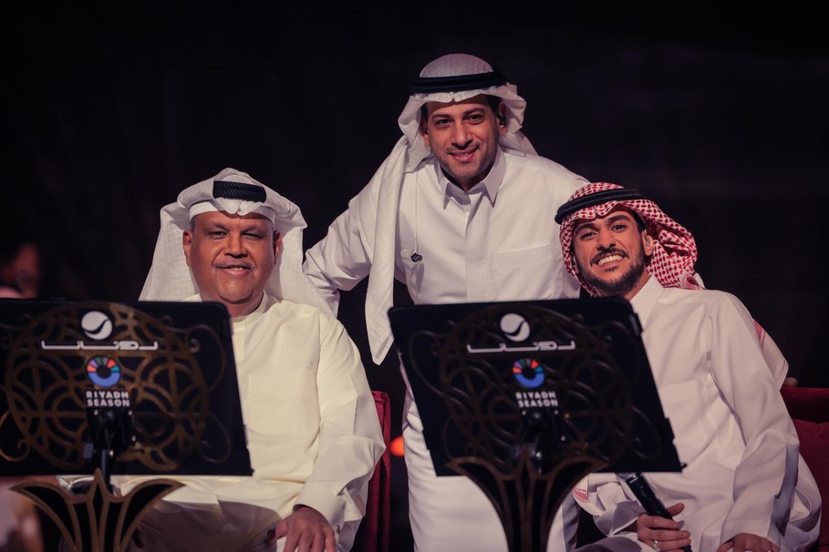 المايسترو مدحت خميس متوسطاً نبيل شعيل وعايض