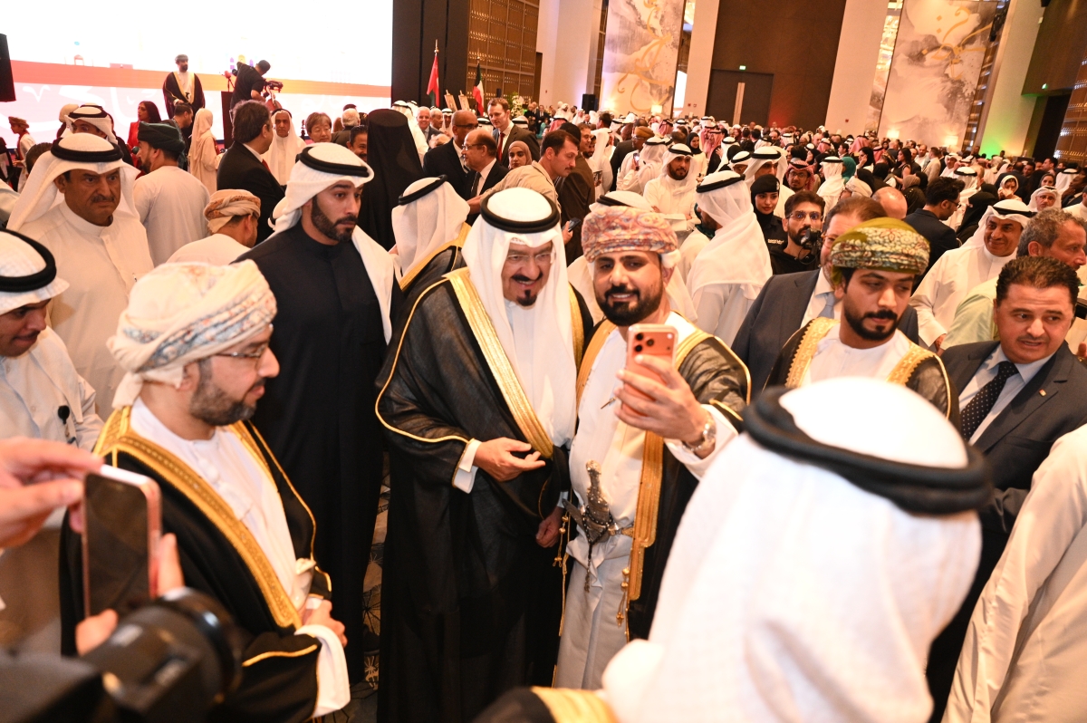 سيلفي خليجي مع رئيس الوزراء