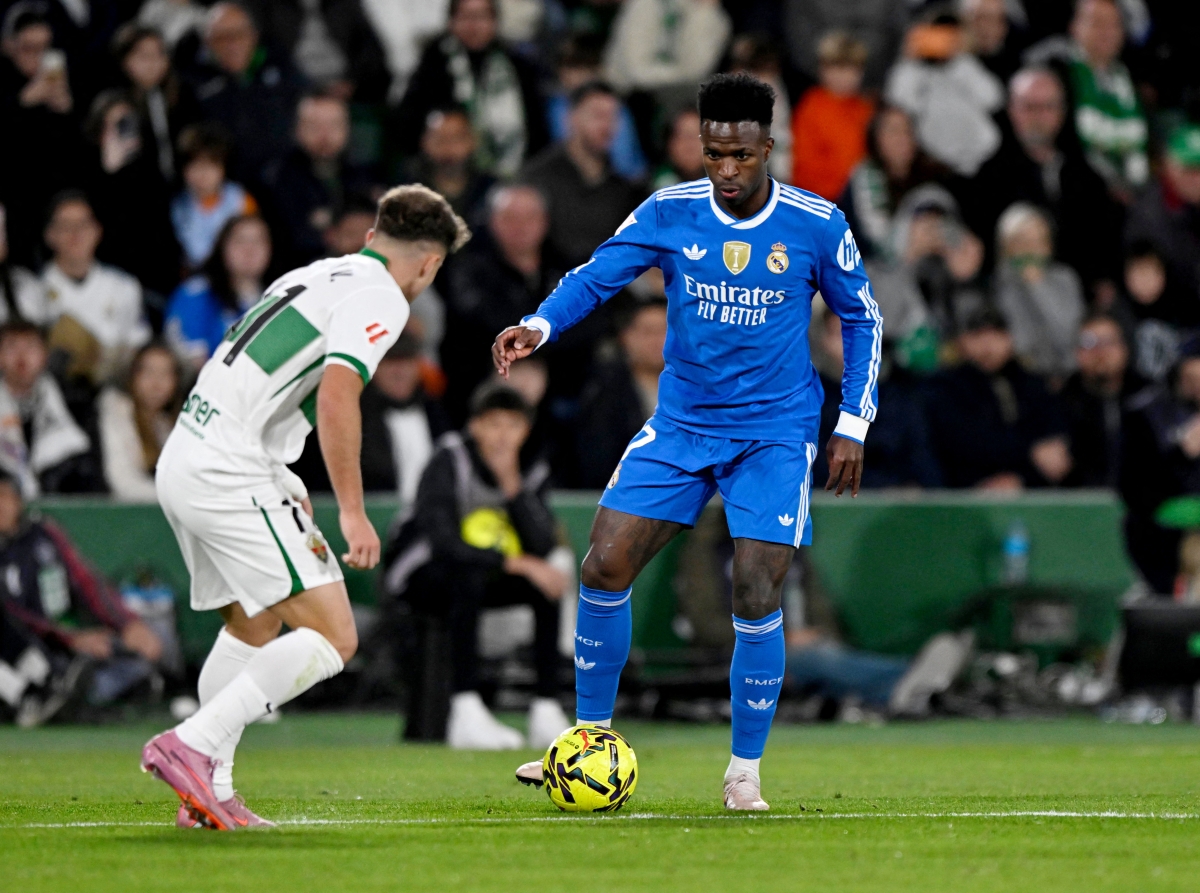  فينيسيوس جونيور خلال المباراة أمام إلتشي