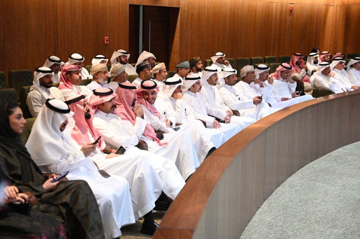 الوفود الخليجية لدى حضورها جلسة المجلس البلدي