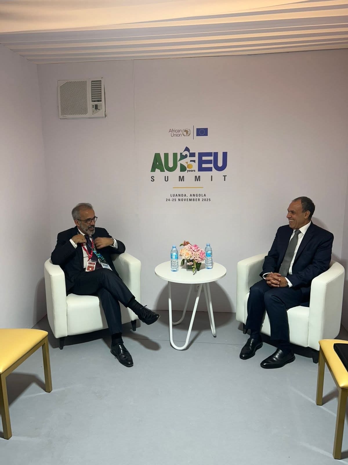 وزيرا الخارجية المصري والبرتغالي خلال لقائهما في أنغولا