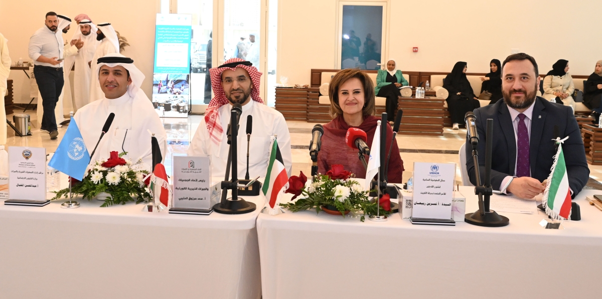 الربيعان والعتيبي والمخيال خلال الجلسة (تصوير أسعد عبدالله)