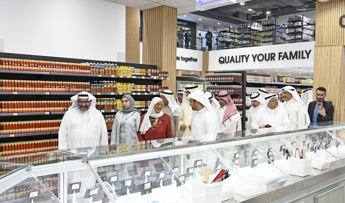 جانب من الجولة داخل السوق (تصوير سعود سالم)