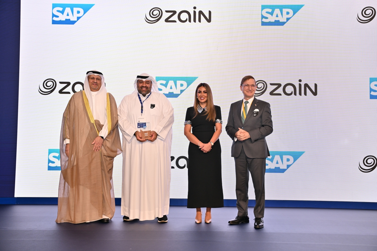 العمر والسفير الألماني وبوشهري يُكرّمون المرزوق على دعم «زين»