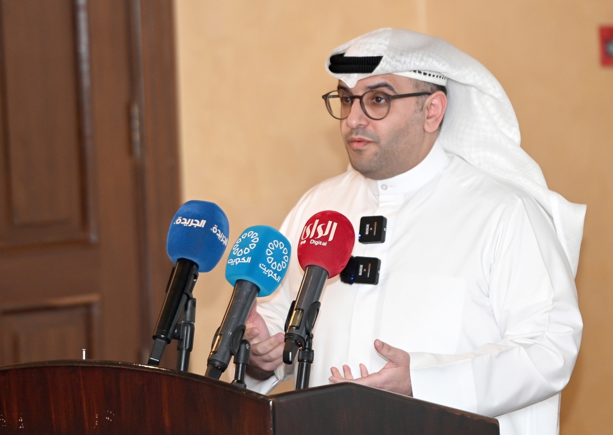 الوزير المشاري محاضرا في كلية العمارة (تصوير نايف العقلة)