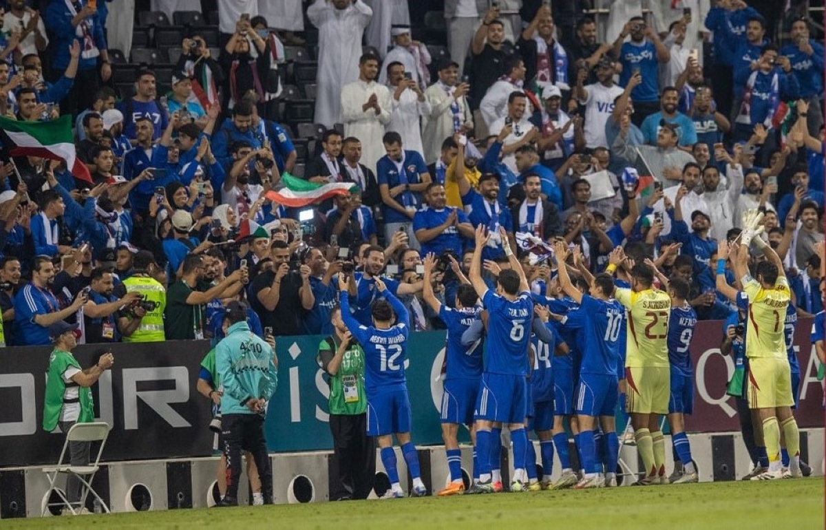 لاعبو «الأزرق»