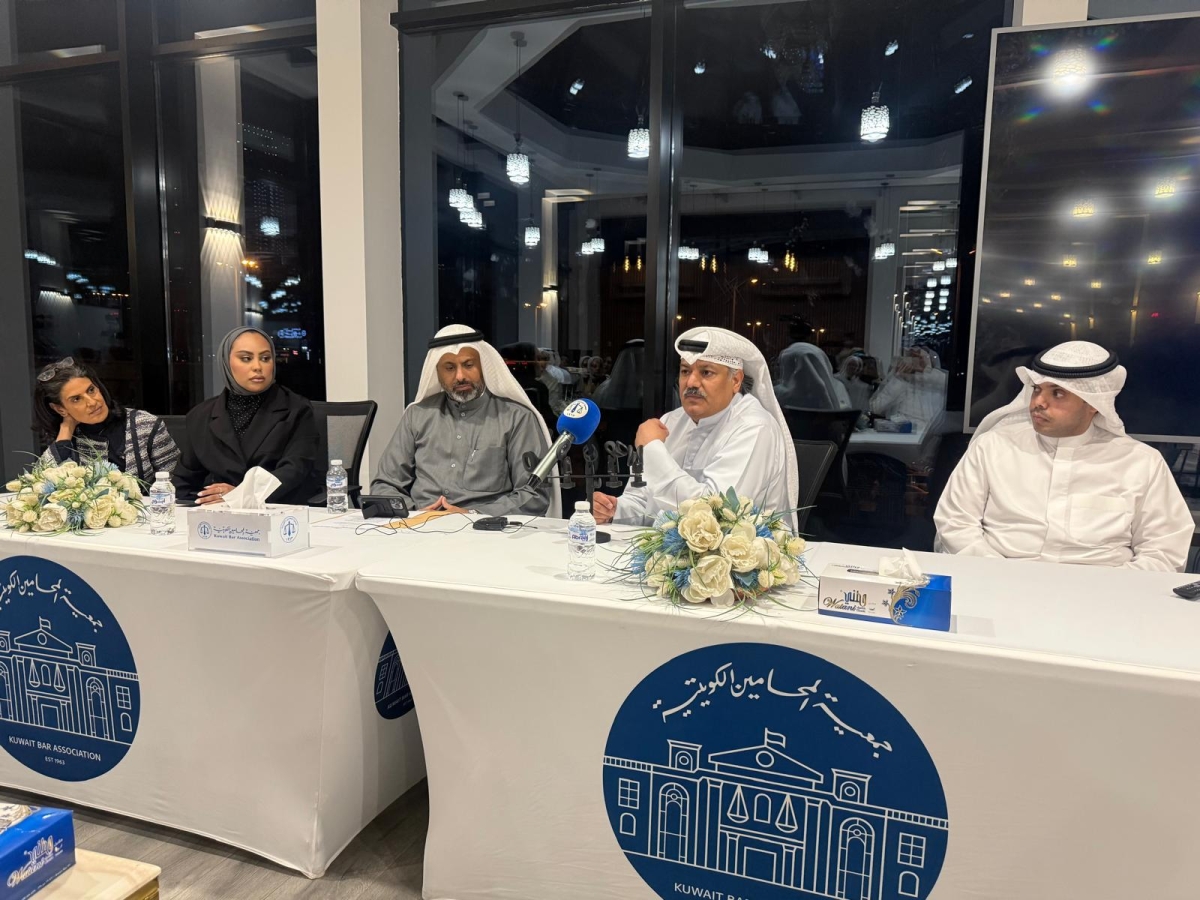 المتحدثون في الندوة