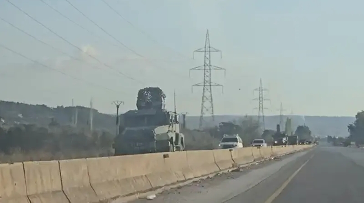 صورة من فيديو للرتل الروسي في طريقه إلى حميميم