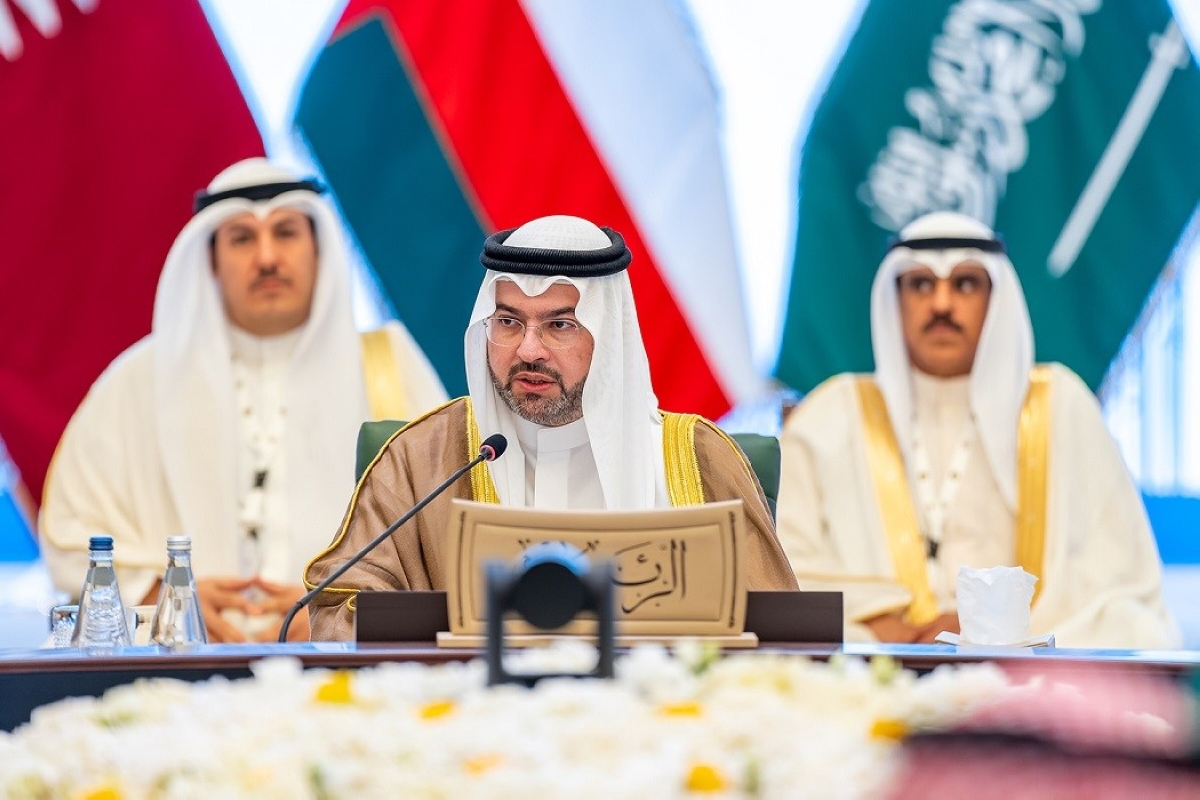 حمود الصباح مترئساً الاجتماع