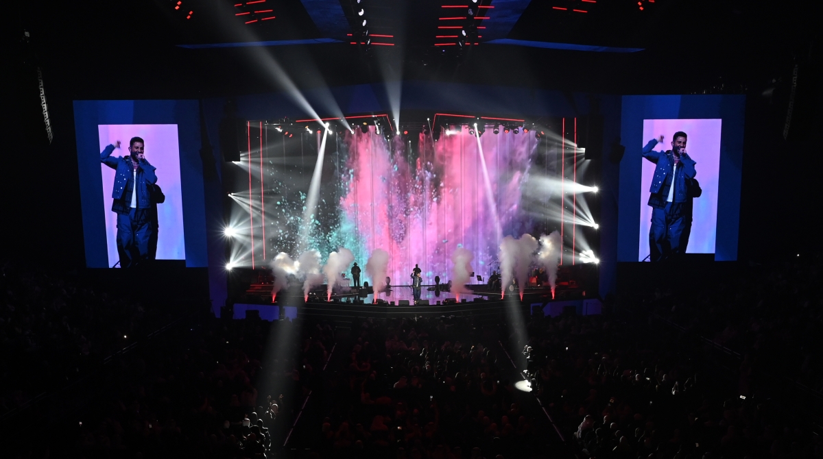 جمهور غفير في «الأرينا 360 مول»