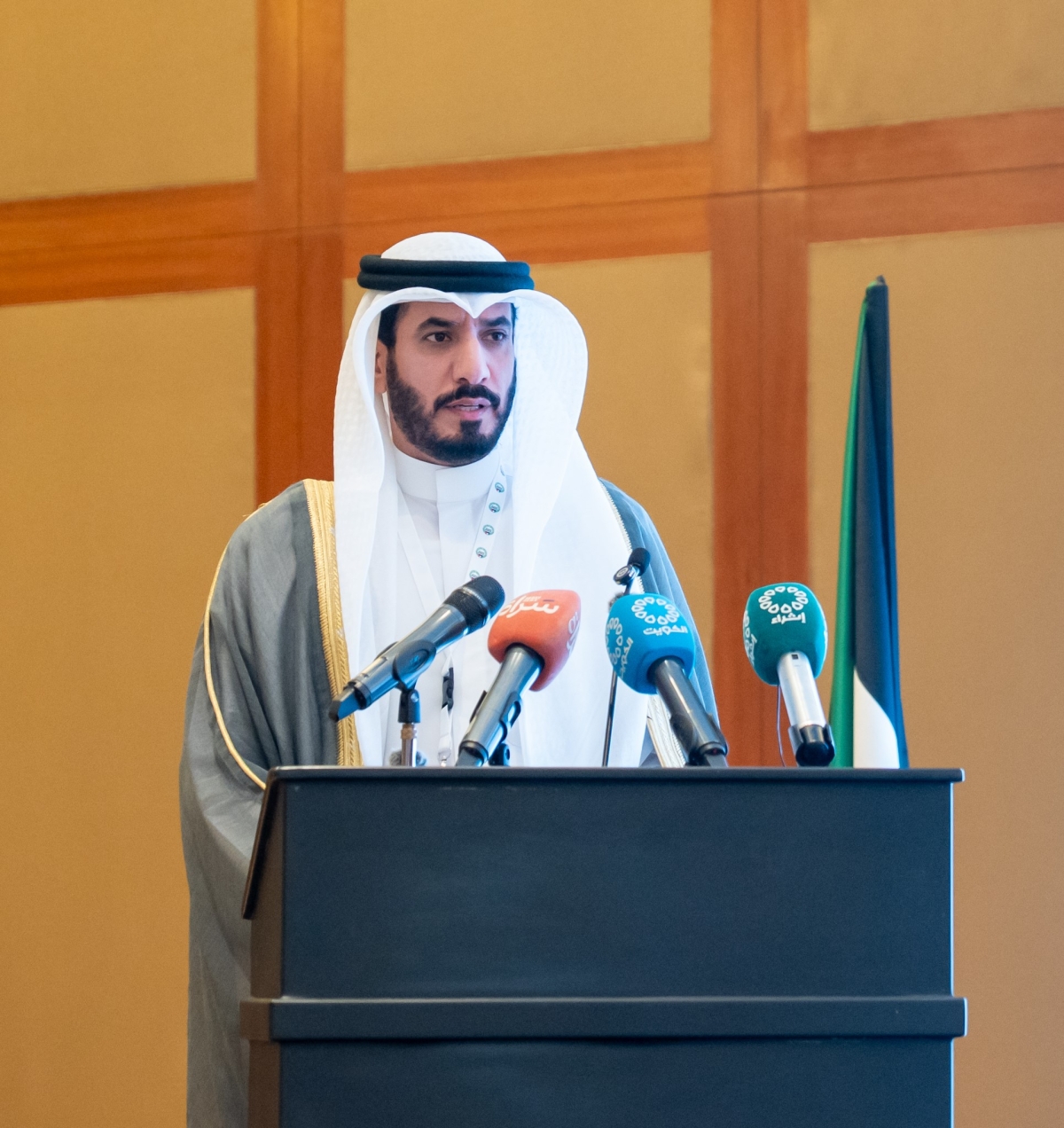 الدكتور ماجد العازمي