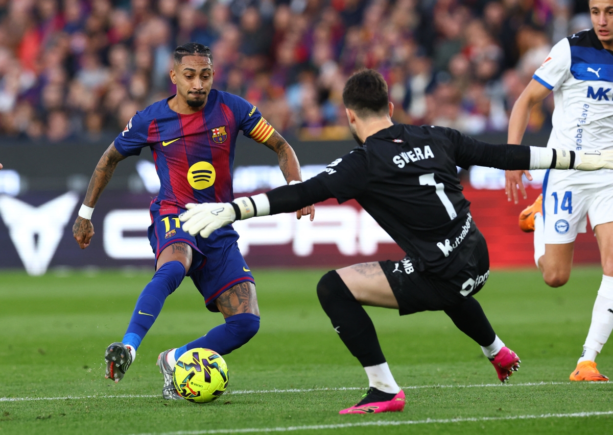 رافينيا خلال المباراة