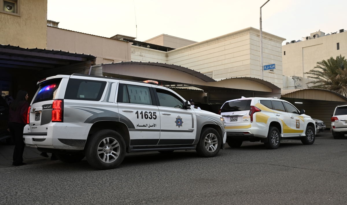 فريق البلدية مدعوماً بدورية أمنية بحملة على سكن العزاب في منطقة خيطان 