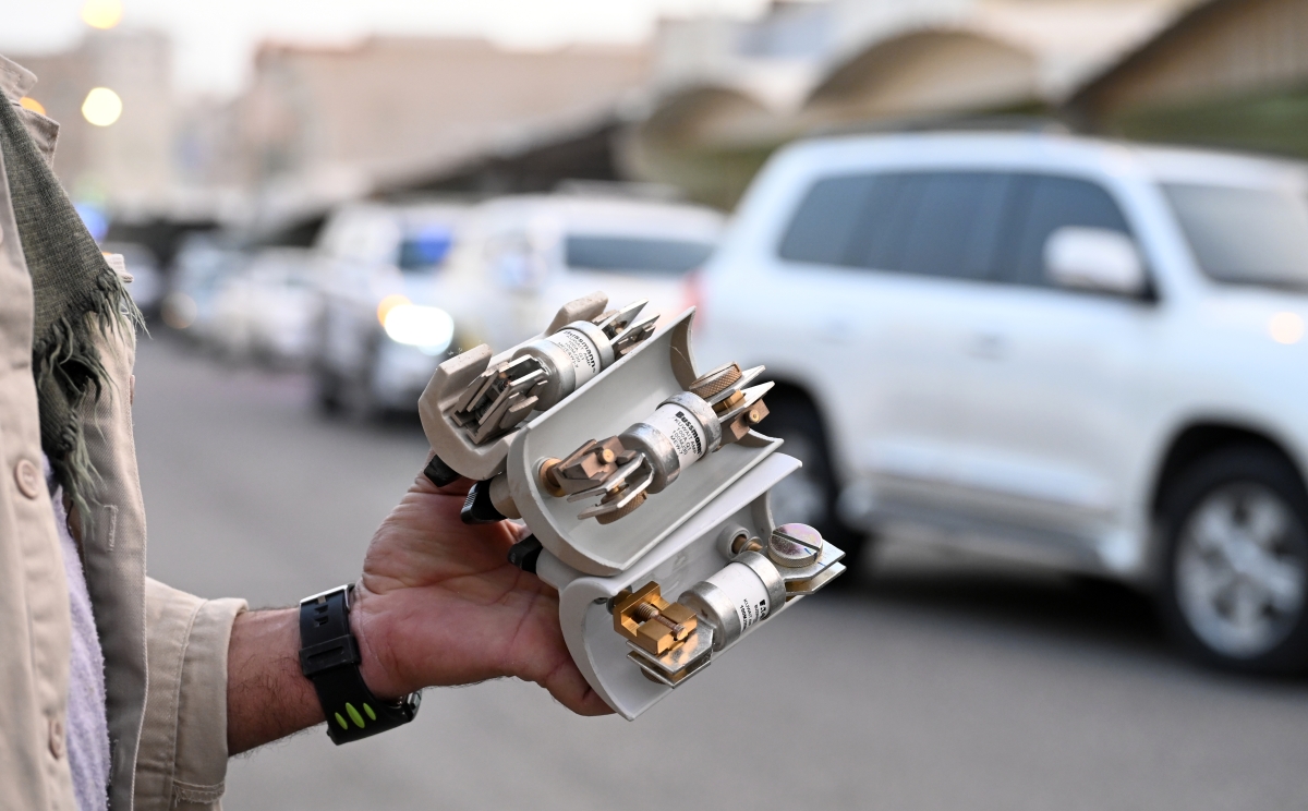 سحب الفواصل الكهربائية من العقار