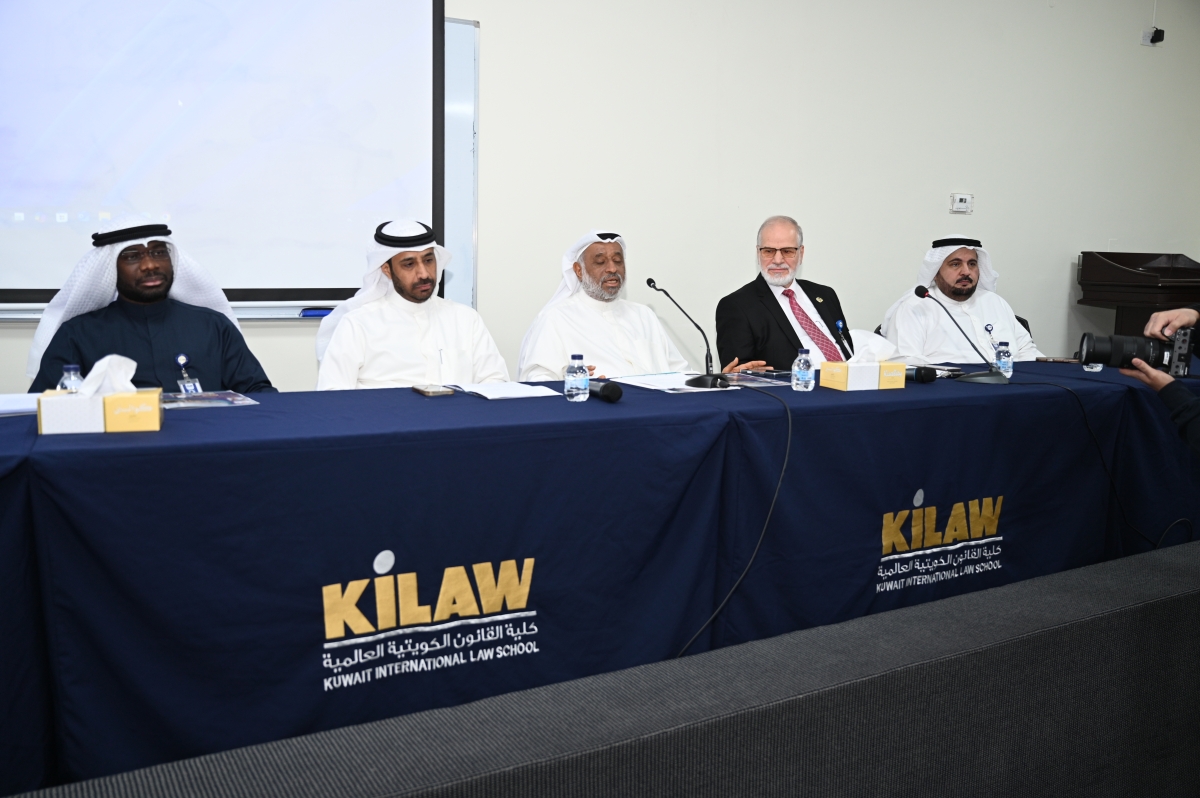 المتحدثون في فعالية كلية القانون الكويتية (تصوير نايف العقلة)